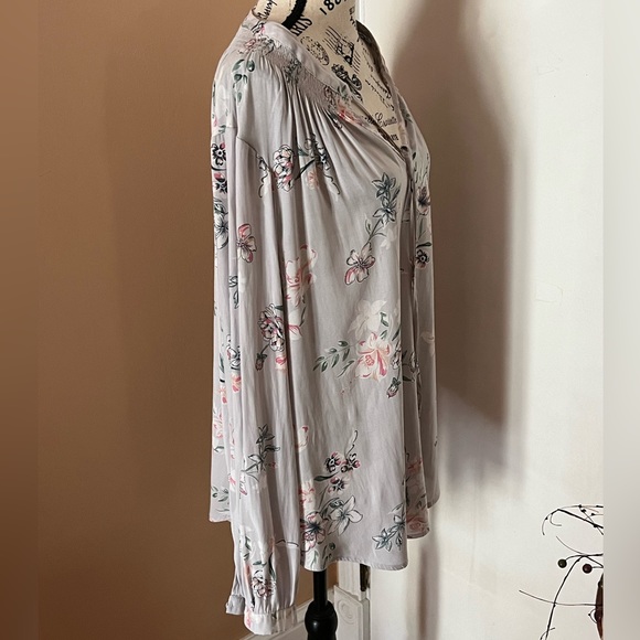 3X Torrid Chiffon-like Flowy Long-Sleeved Floral Blouse 🌸 - Picture 5 of 11